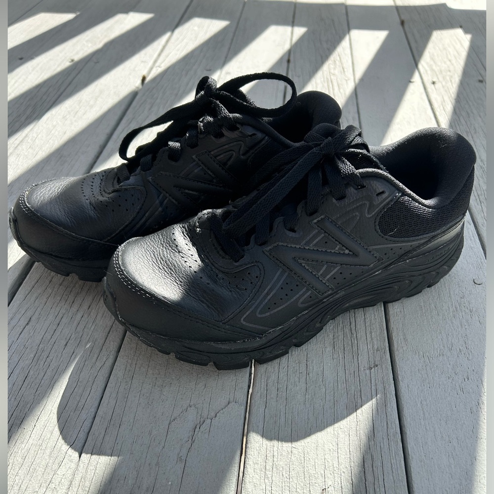 New Balance Walking Shoes - Picture 2 of 10